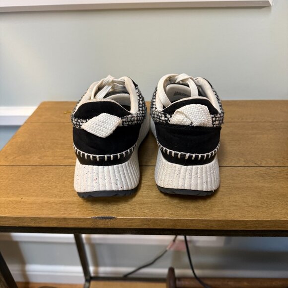 Universal Thread Platform Sneaker - Picture 3 of 6